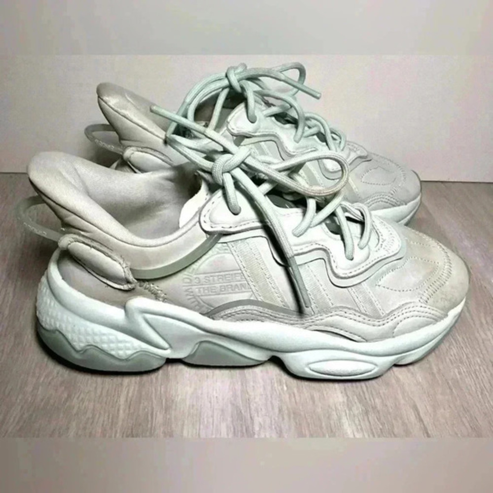 5. Adidas Women's Ozweego Originals Size‎ 5 Mint